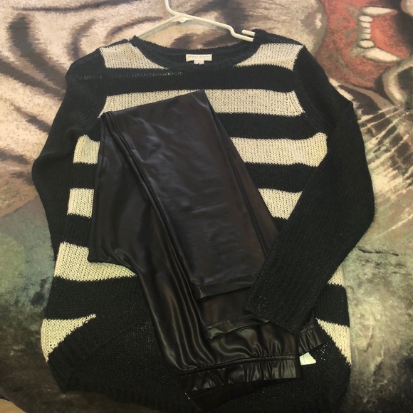 Small black and white high low sweater - Picture 3 of 7